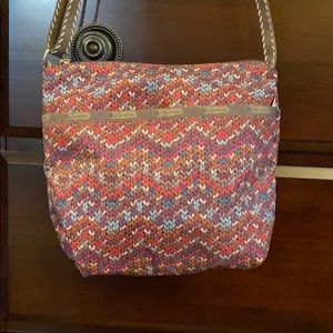 Le Sportsac knit print crossbody purse